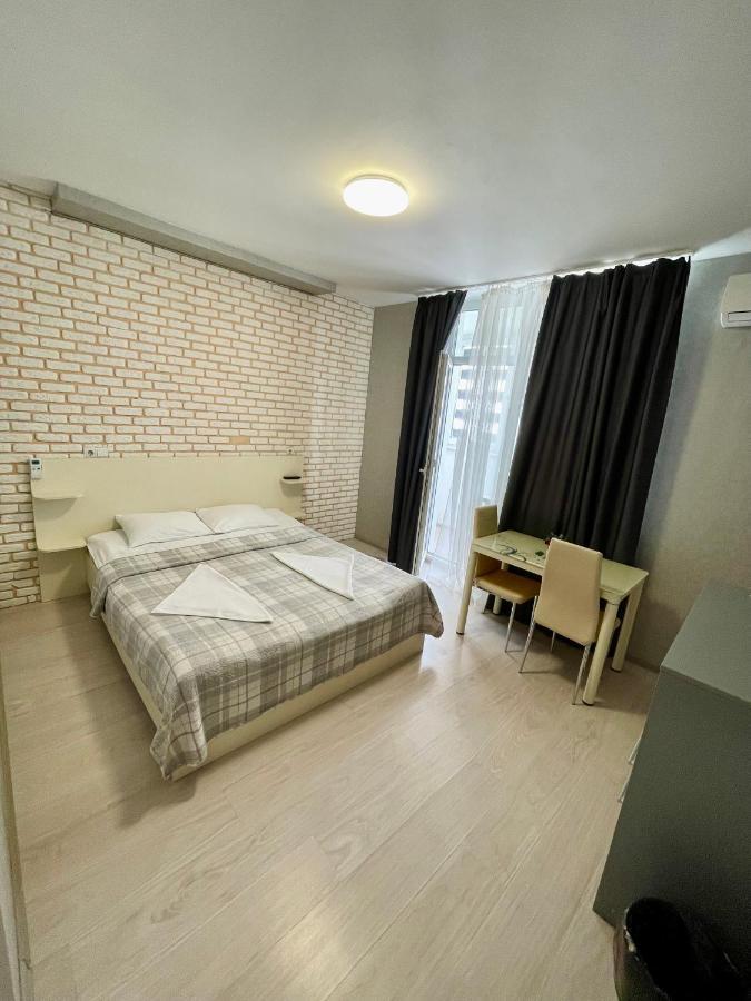 East Residence Киев Екстериор снимка