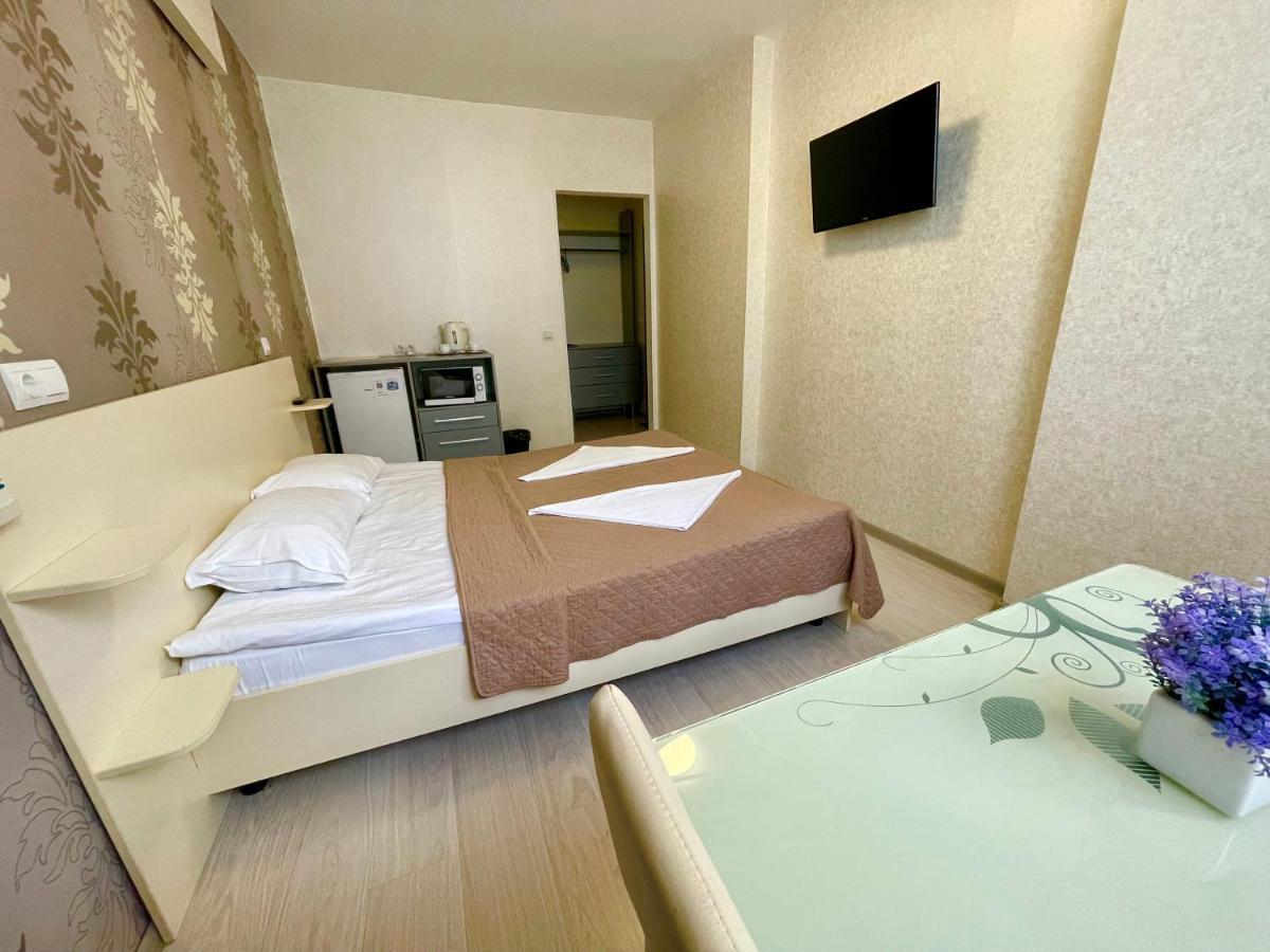 East Residence Киев Екстериор снимка