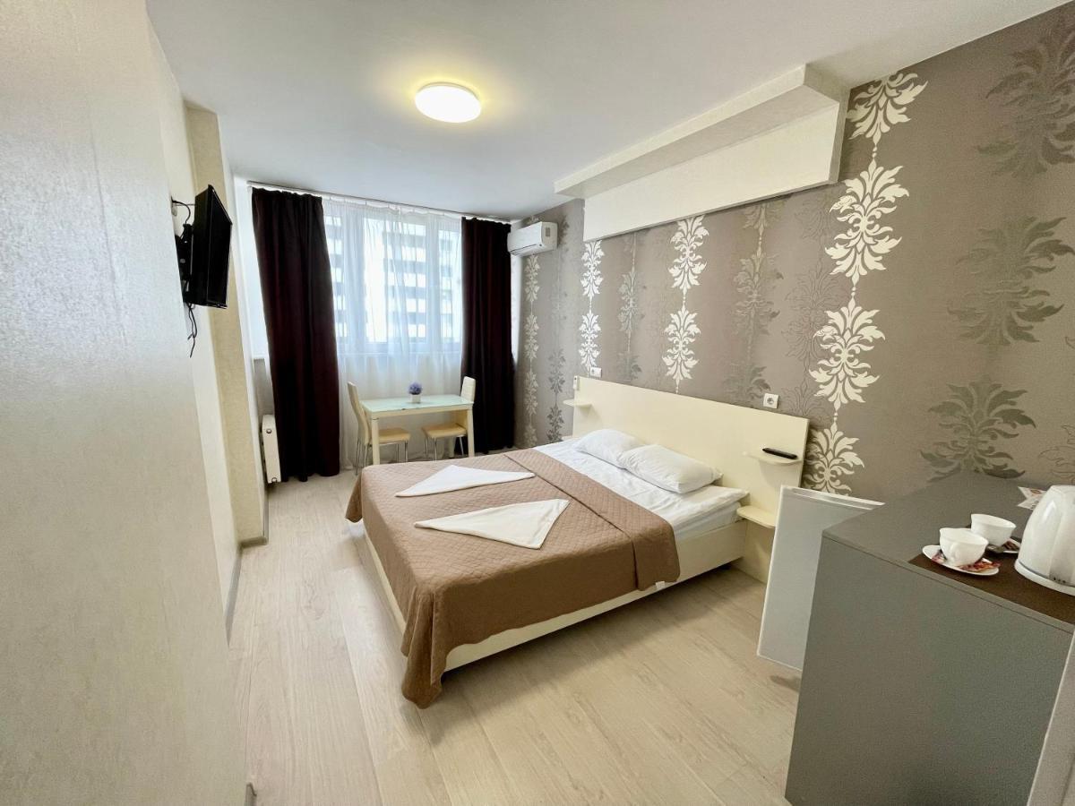 East Residence Киев Екстериор снимка